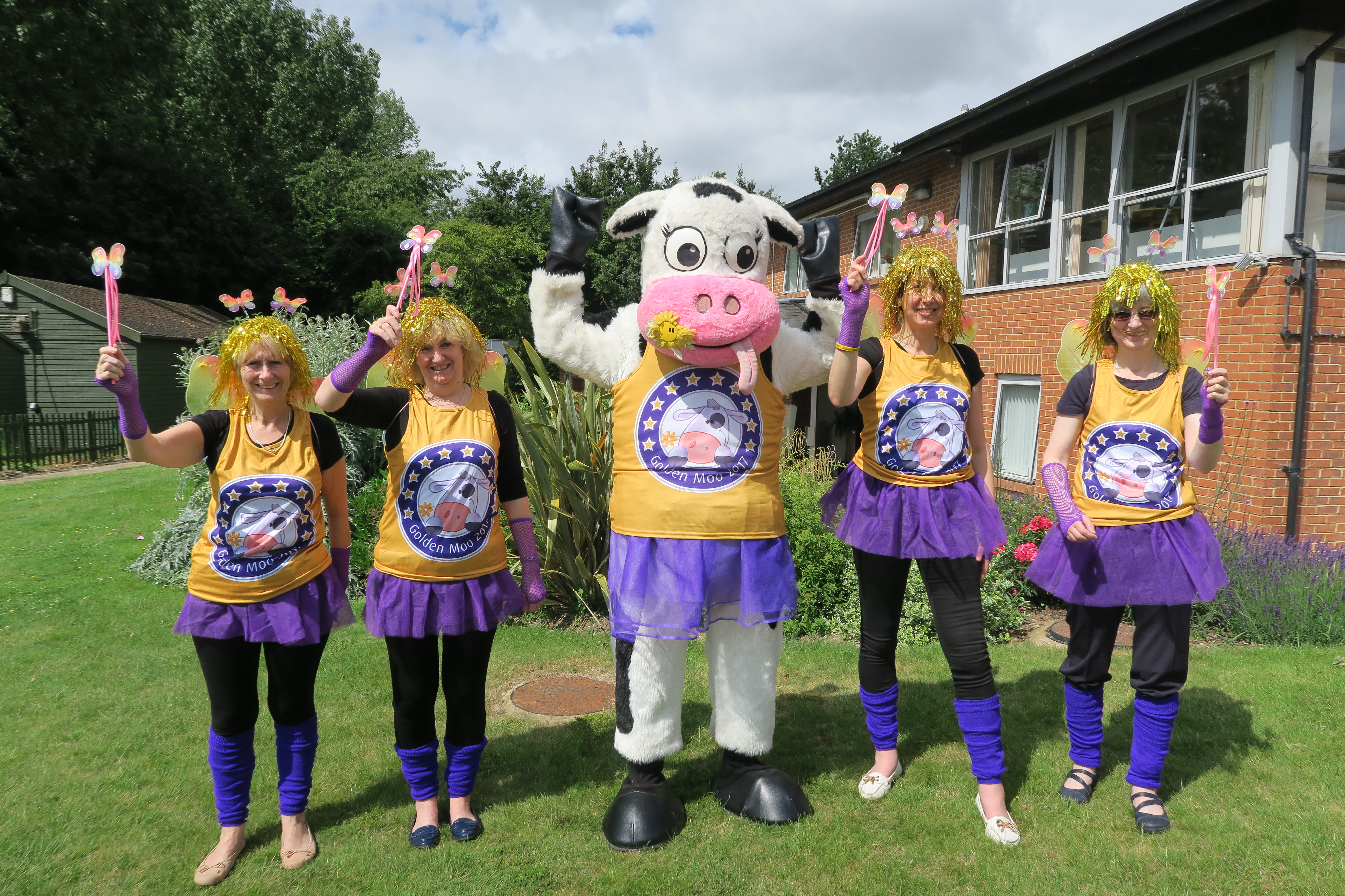 Willen Hospice’s Wellbeing Centre gets moo’ving for MK Midnight Moo